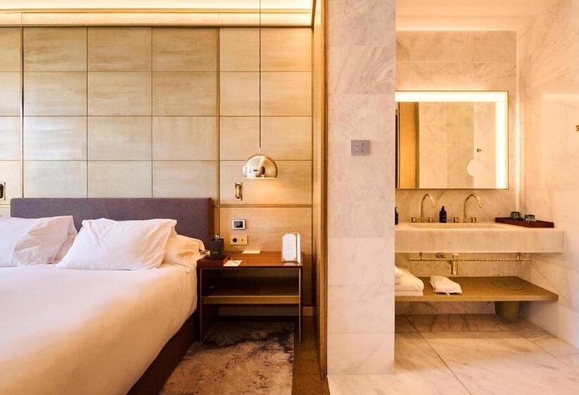 اتاق خانوادگی, Almanac Barcelona