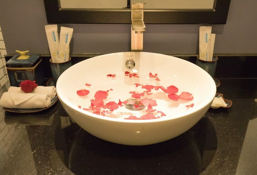 اتاق لوکس با چشمانداز شهر, Beaulieu Boutique