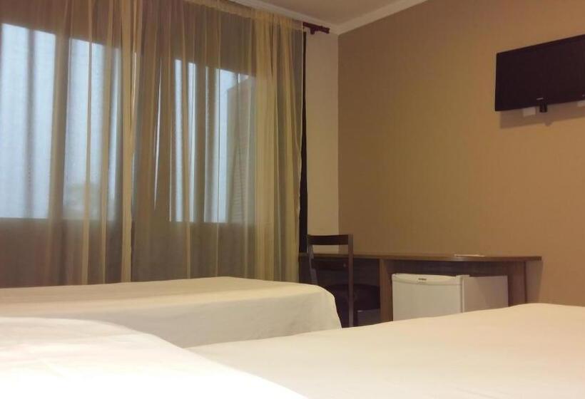 豪华三人间, Das Figueiras