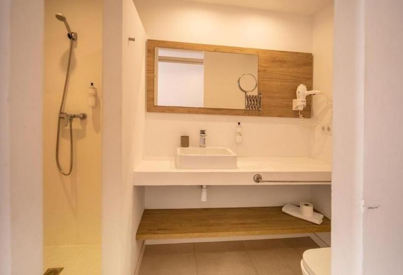 غرفة قياسية مزوَّدة بتراس, Xubec  Albergue Juvenil