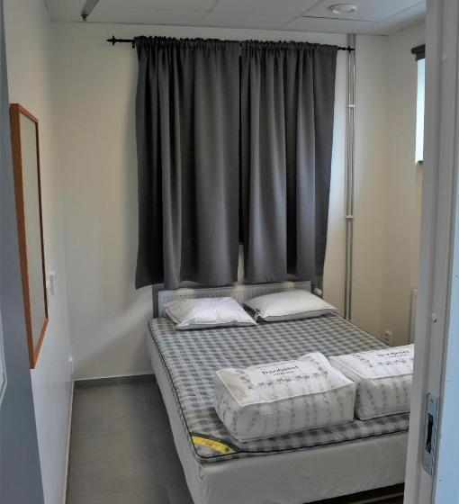 اتاق اکونومی با حمام مشترک, Kalmar Hotell
