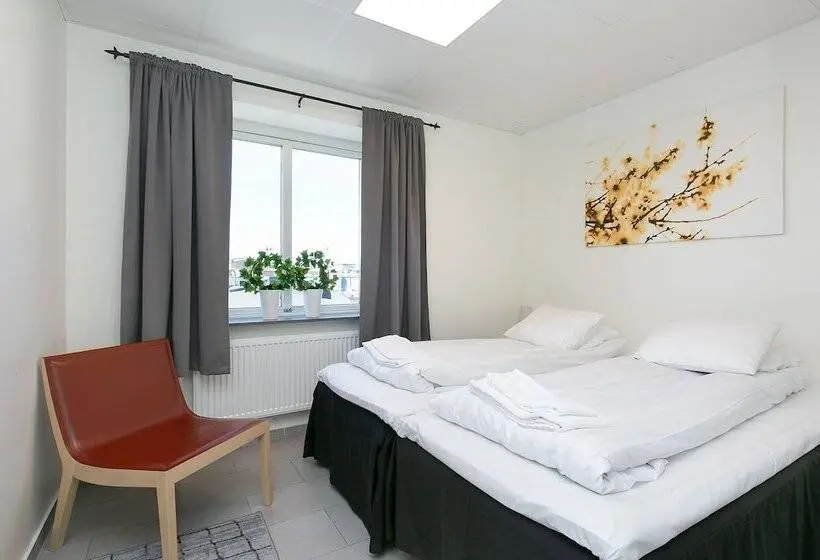 Huoneisto 2 Makuuhuonetta, Kalmar Hotell