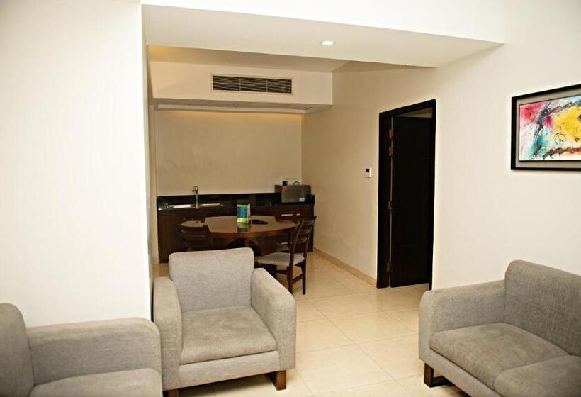 سوییت خانوادگی, Sky City Hotel Dhaka