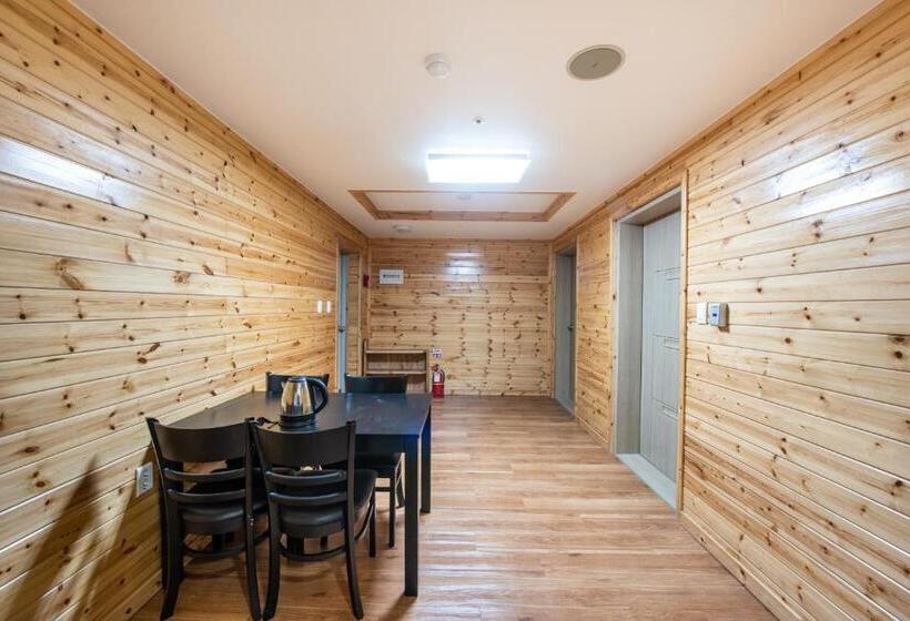 Superior-perhehuone, Chamonix Resort