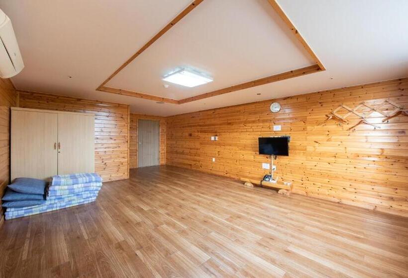 Superior-perhehuone, Chamonix Resort