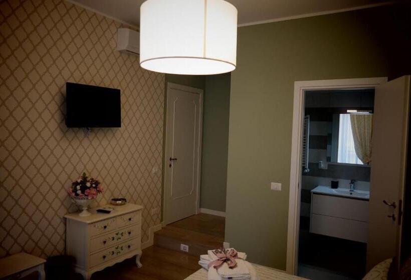 اتاق لوکس با بالکن, Allaportaccanto Bed & Breakfast