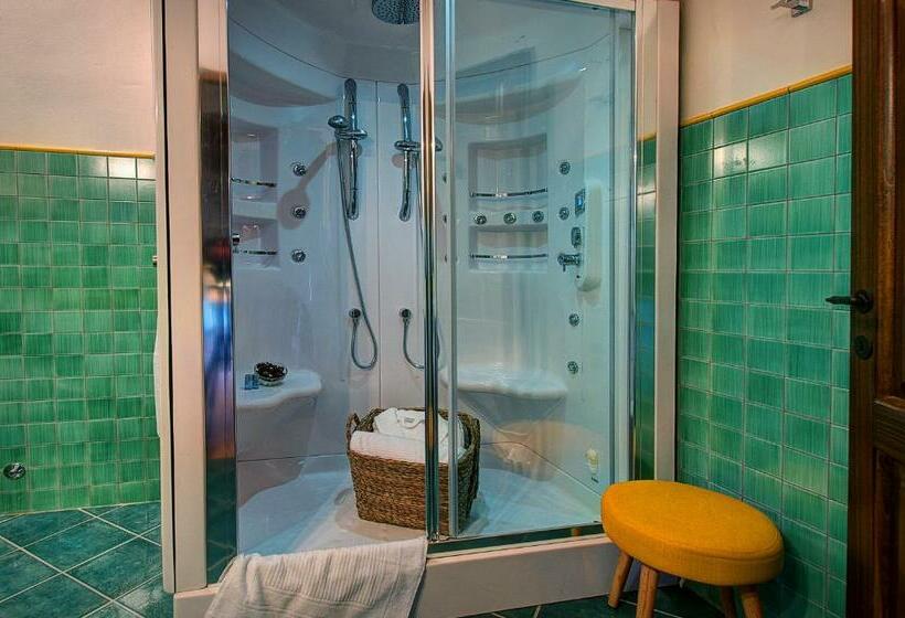 جناح ديلوكس, Il Giuncheto