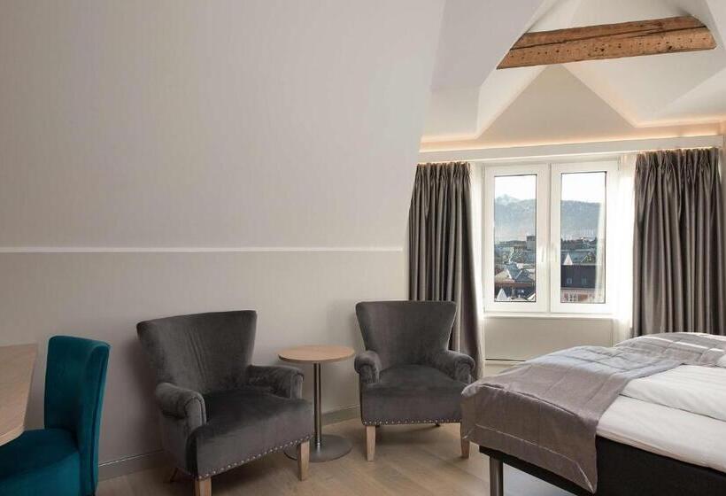 キングサイズベッドのスーペリアルーム, Bergen Harbour Hotel, Worldhotels Crafted