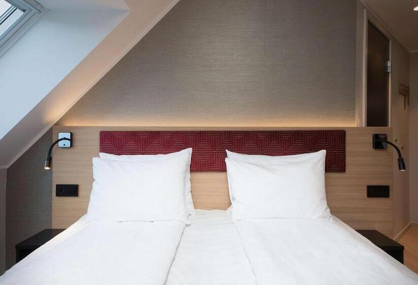 キングサイズベッドのスーペリアルーム, Bergen Harbour Hotel, Worldhotels Crafted