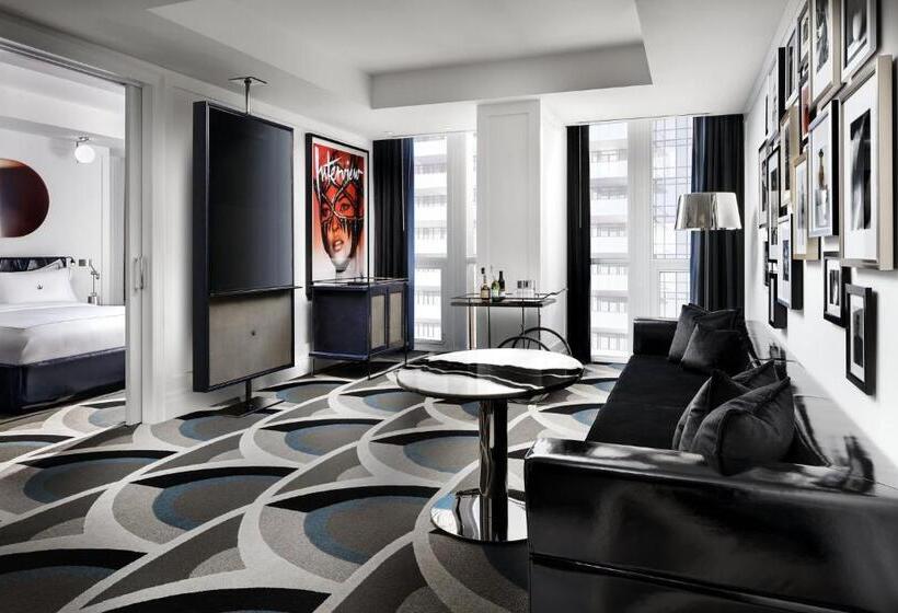 디럭스 스위트 킹 침대, Bisha Hotel Toronto