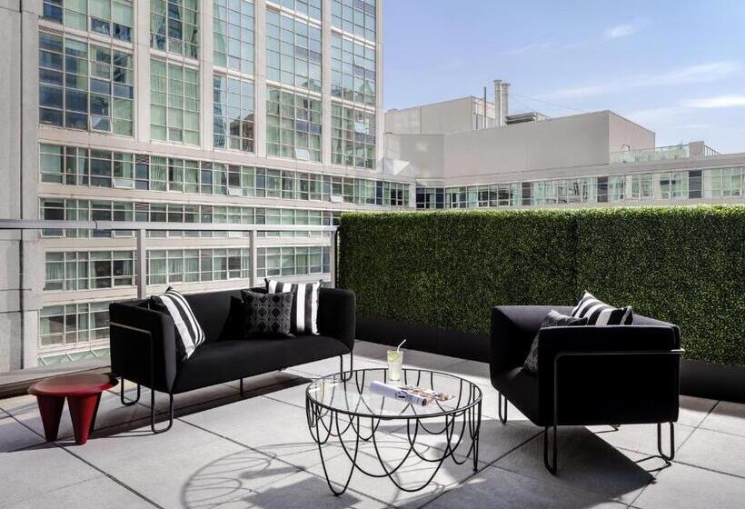 스탠다드 룸 킹사이즈 침대, Bisha Hotel Toronto