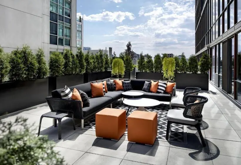 キングサイズベッドのスイートルーム, BISHA, a Luxury Collection Hotel, Toronto