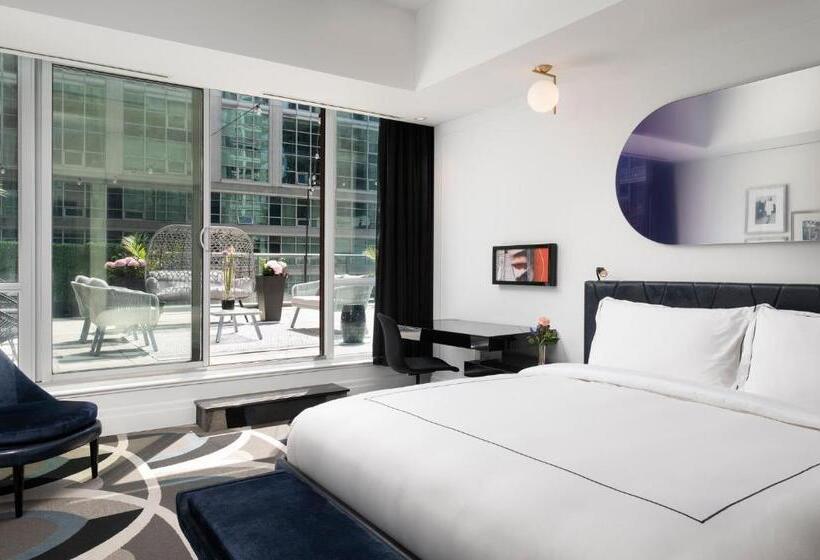 سوییت, Bisha Hotel Toronto