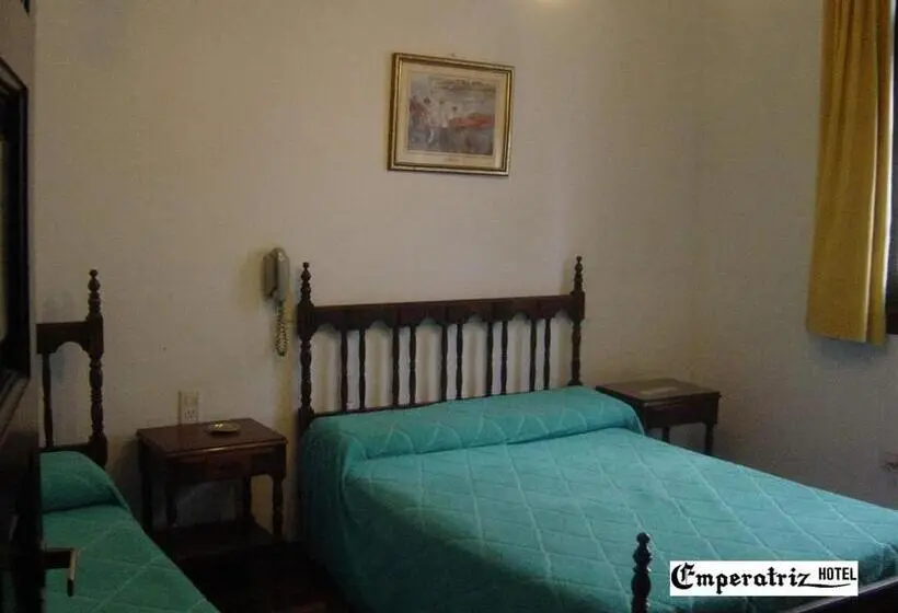 اتاق استاندارد سه نفره, Emperatriz Hotel Familiar