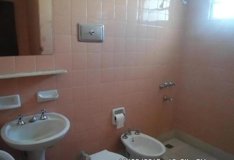 اتاق استاندارد سه نفره, Emperatriz Hotel Familiar