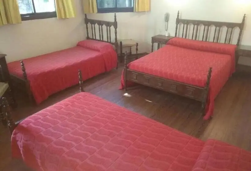 اتاق استاندارد چهار تخته, Emperatriz Hotel Familiar