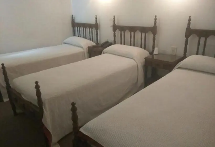 اتاق خانوادگی, Emperatriz Hotel Familiar