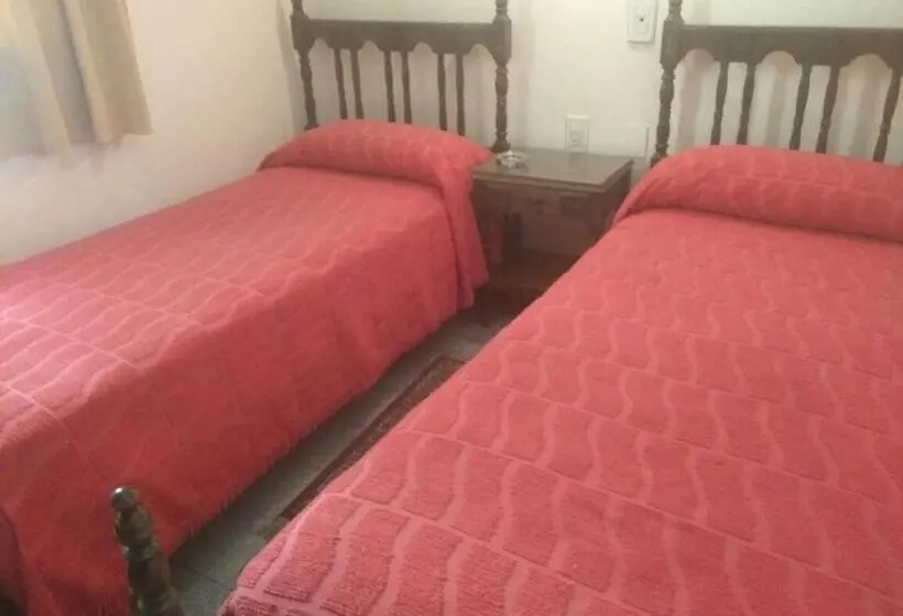 اتاق خانوادگی, Emperatriz Hotel Familiar