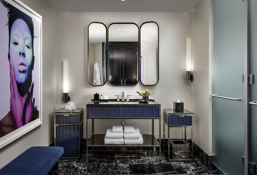 스위트, Bisha Hotel Toronto