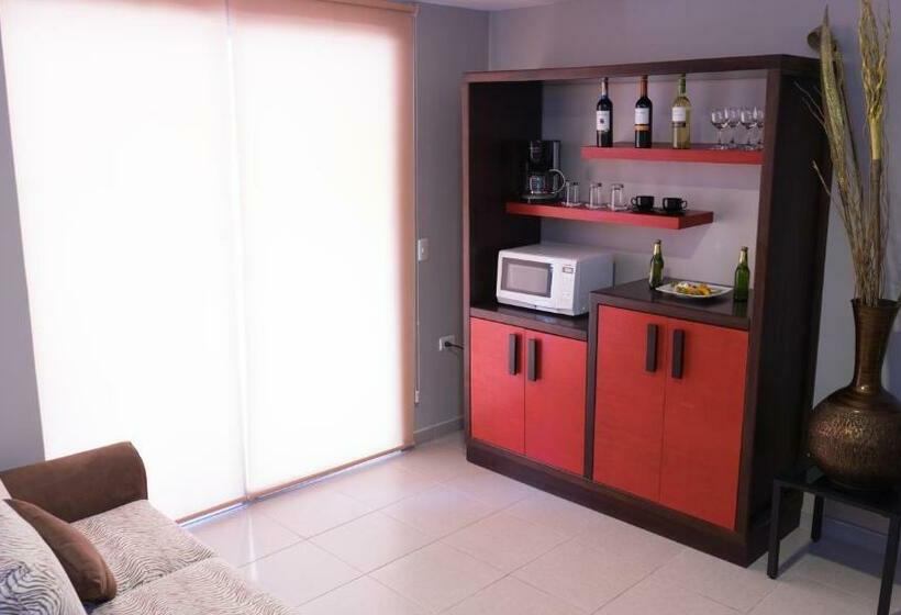 ジュニアスイート, Los Almendros