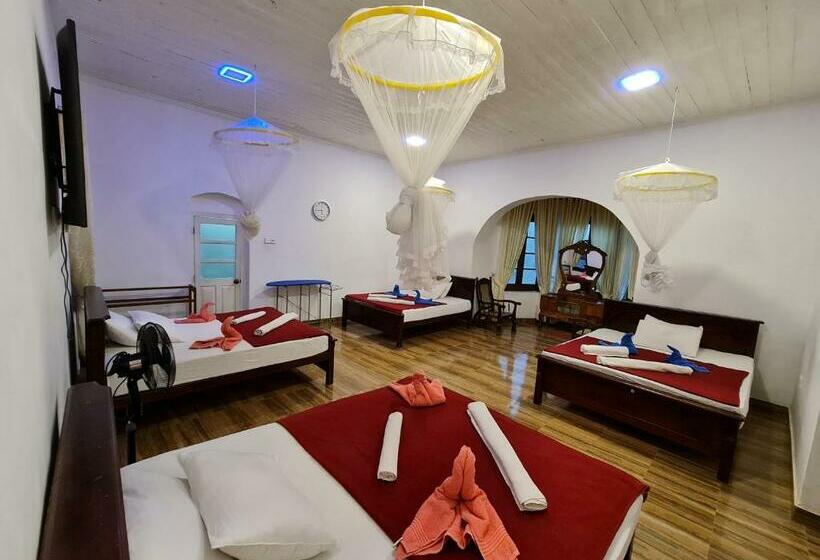 Quarto Familiar, Serendib Hill