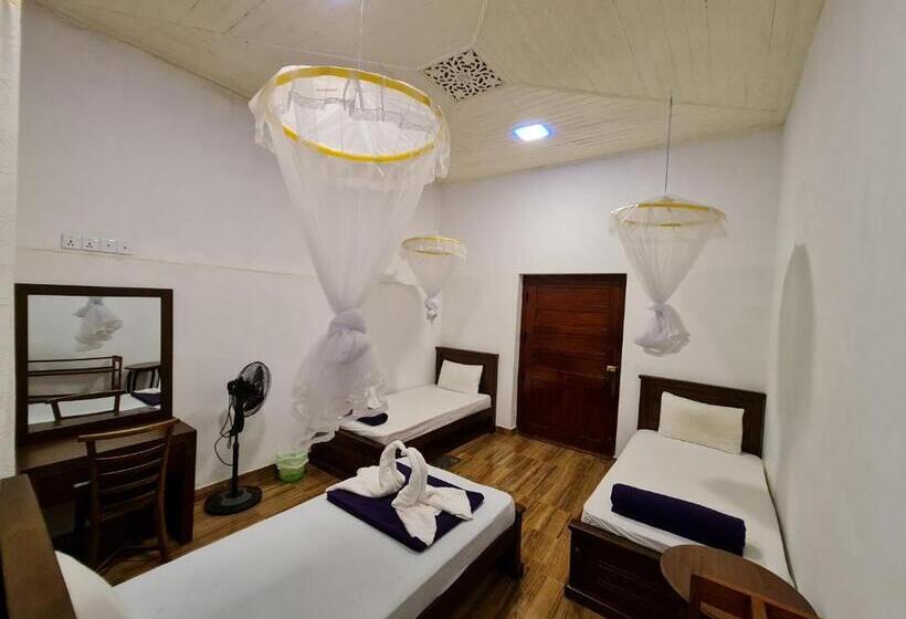 اتاق استاندارد سه نفره, Serendib Hill