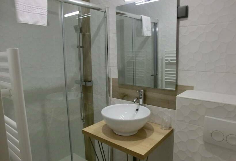 חדר סטנדרט, Sur Le Quai