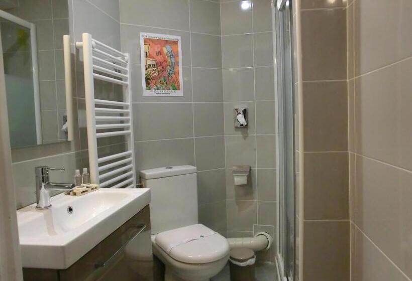 חדר בסיסי, Sur Le Quai