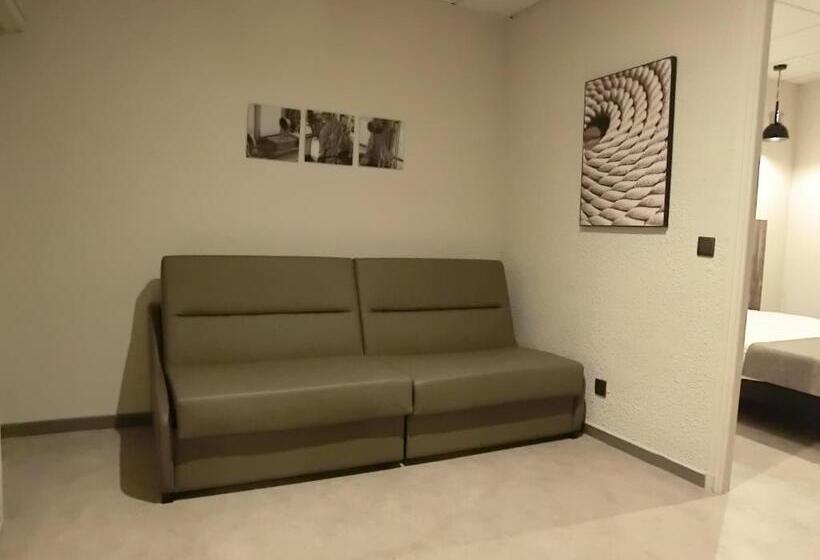 חדר סטנדרט לארבעה, Sur Le Quai