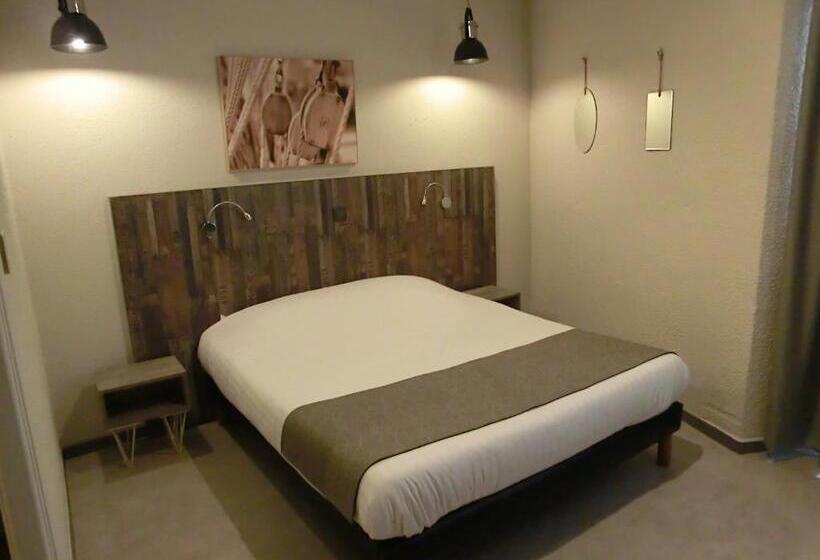 חדר סטנדרט לארבעה, Sur Le Quai