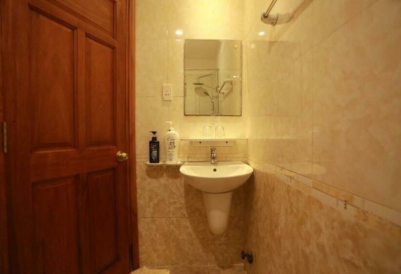 اتاق استاندارد, Thanh Tai Hotel 1