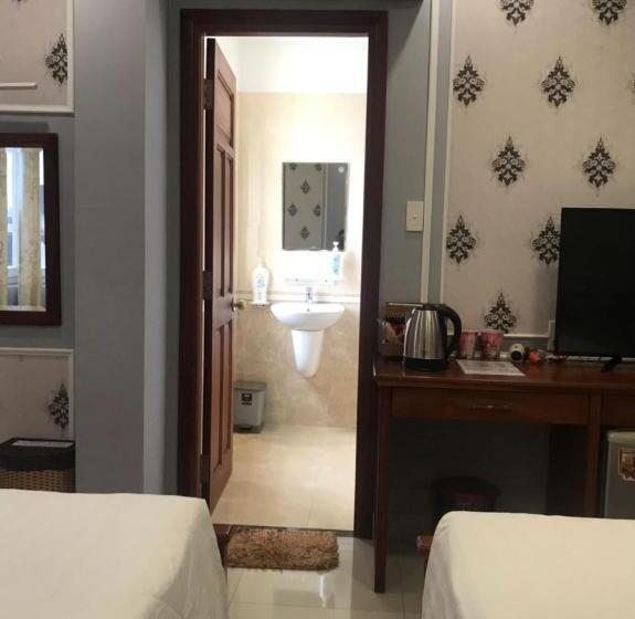 اتاق استاندارد چهار تخته, Thanh Tai Hotel 1