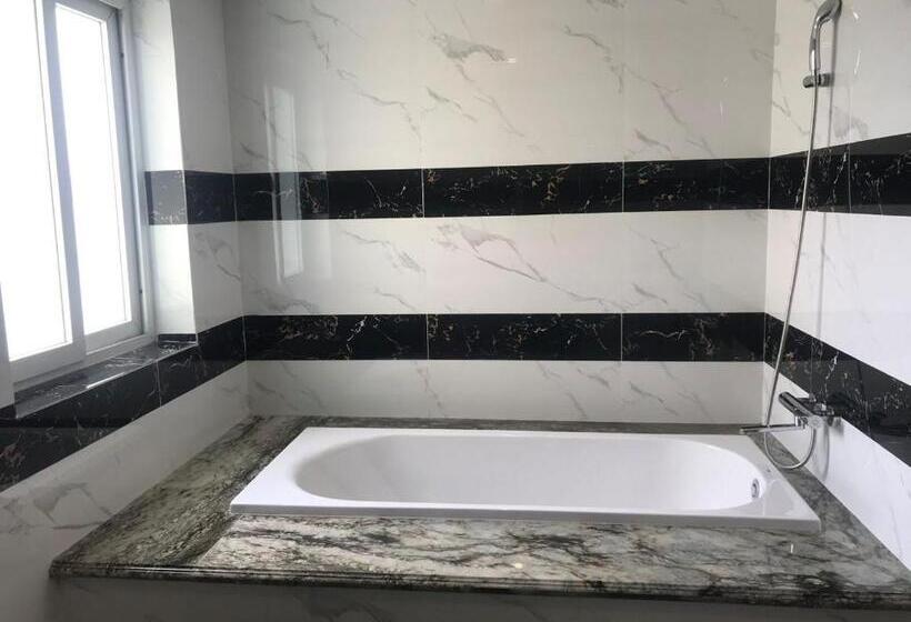 اتاق استاندارد چهار تخته, Thanh Tai Hotel 1