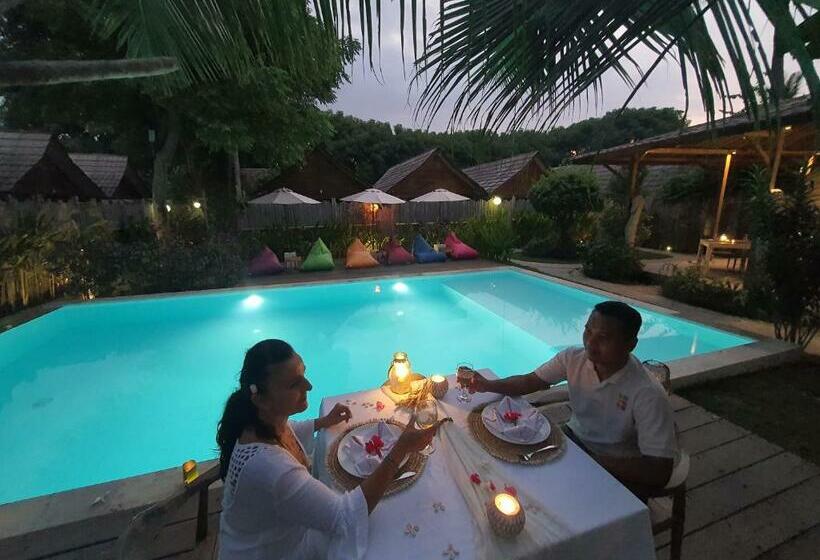 스탠다드 룸 풀장 전망, United Colors Of Gili