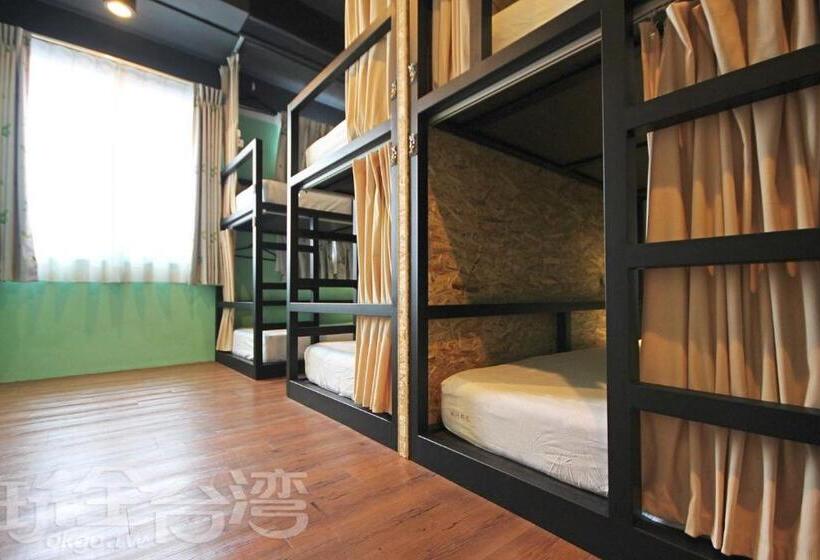 اتاق استاندارد چهار تخته, Tourist Bunny Hostel