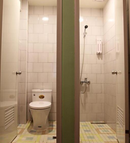 اتاق خانوادگی, Tourist Bunny Hostel