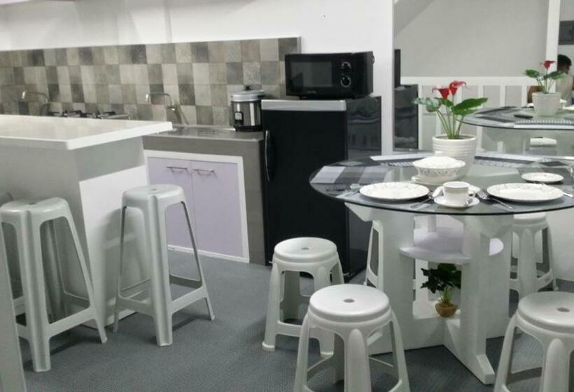 غرفة أساسية, Ervoruto Hostel Makati