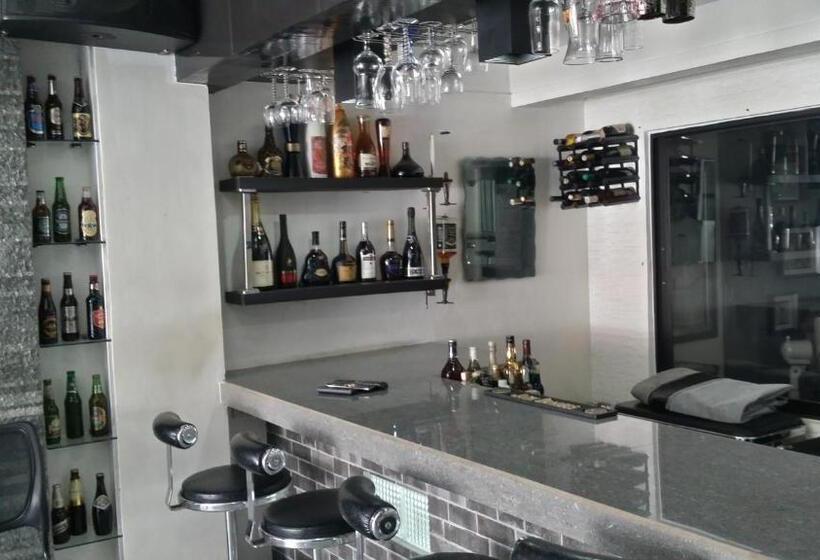 غرفة أساسية, Ervoruto Hostel Makati