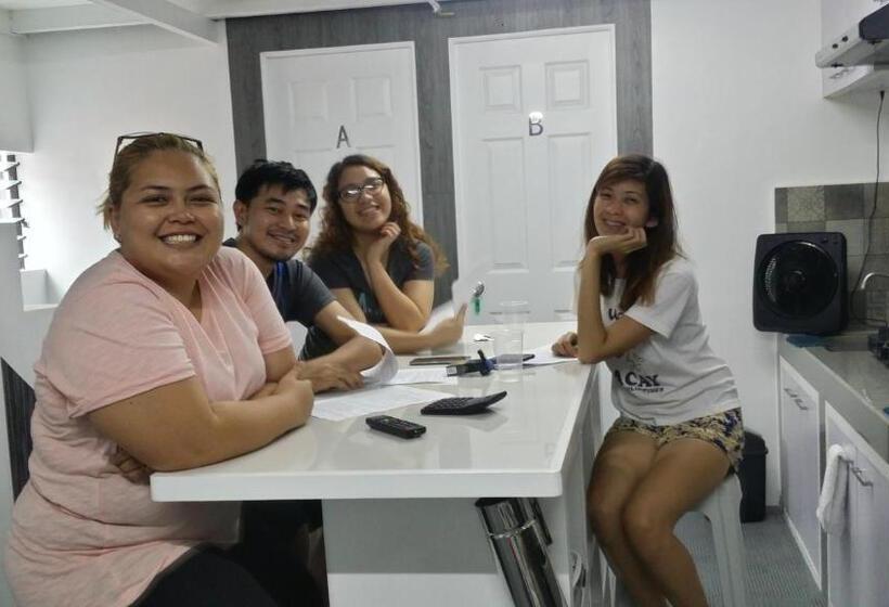 اتاق عادی, Ervoruto Hostel Makati