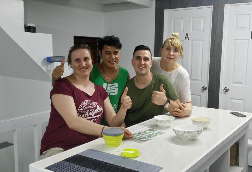 اتاق عادی, Ervoruto Hostel Makati