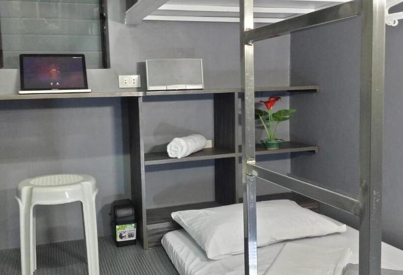 标准间, Ervoruto Hostel Makati