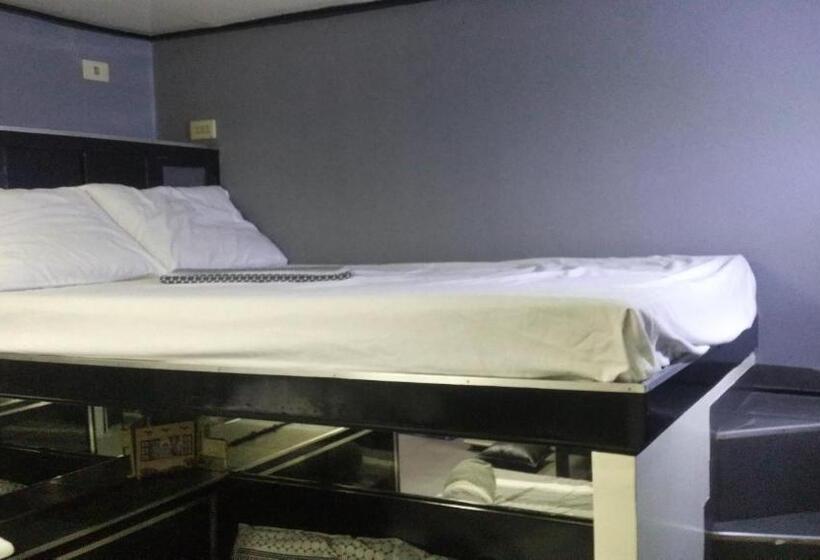 标准工作室, Ervoruto Hostel Makati