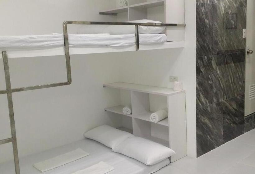 اتاق خانوادگی, Ervoruto Hostel Makati