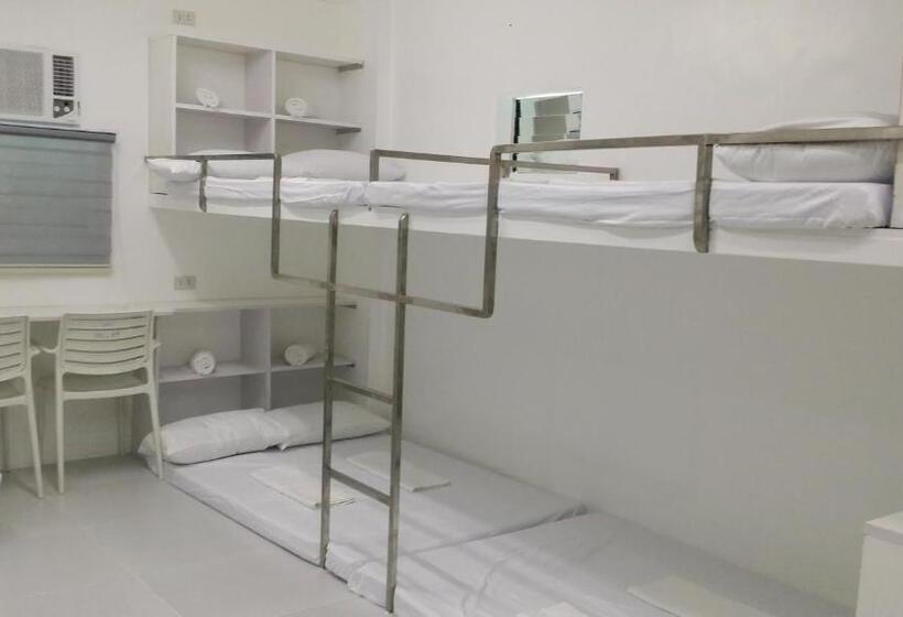家庭间, Ervoruto Hostel Makati