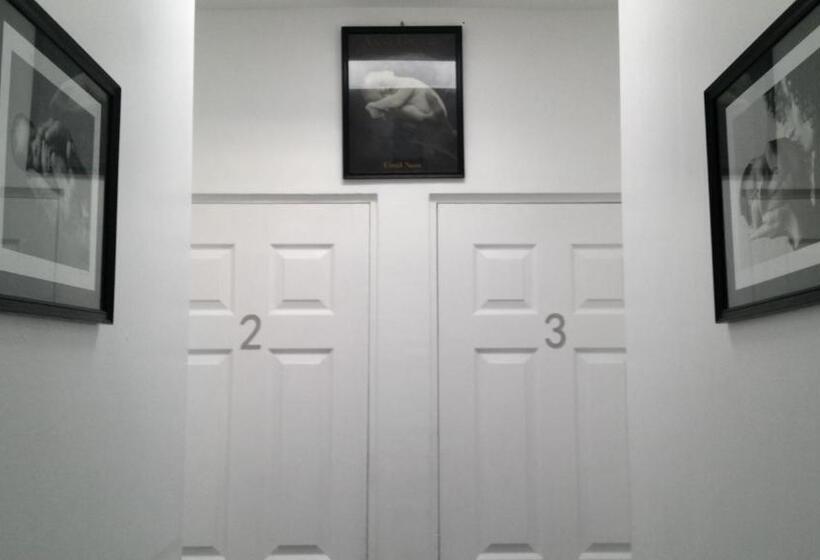 家庭间, Ervoruto Hostel Makati