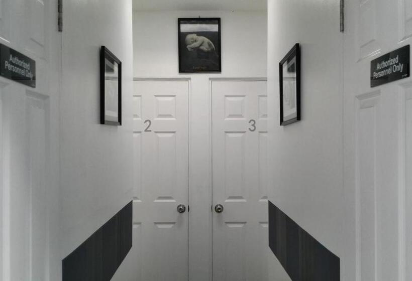 家庭间, Ervoruto Hostel Makati