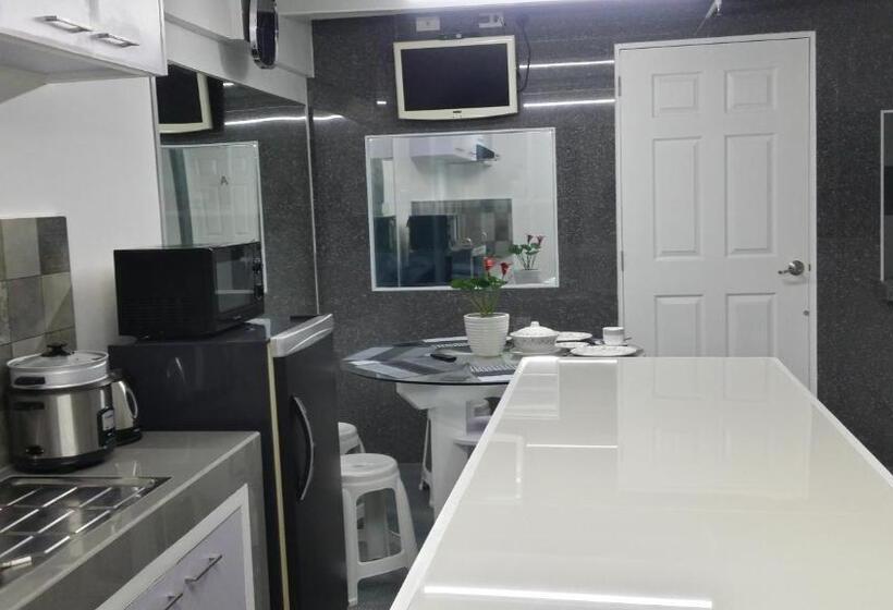 غرفة قياسية رباعية, Ervoruto Hostel Makati