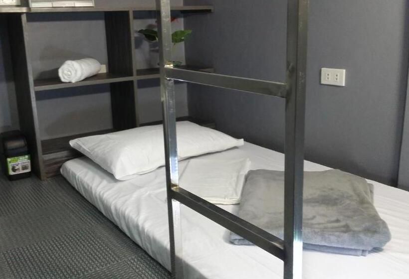 اتاق استاندارد, Ervoruto Hostel Makati