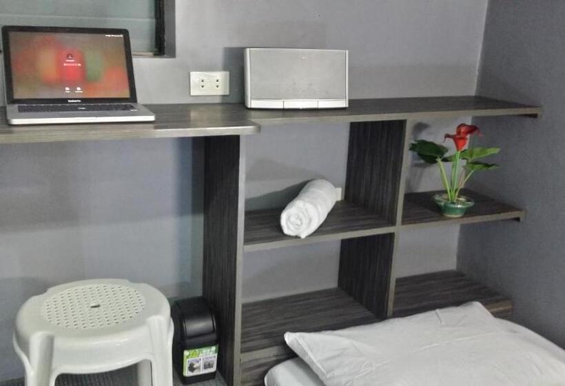 标准间, Ervoruto Hostel Makati