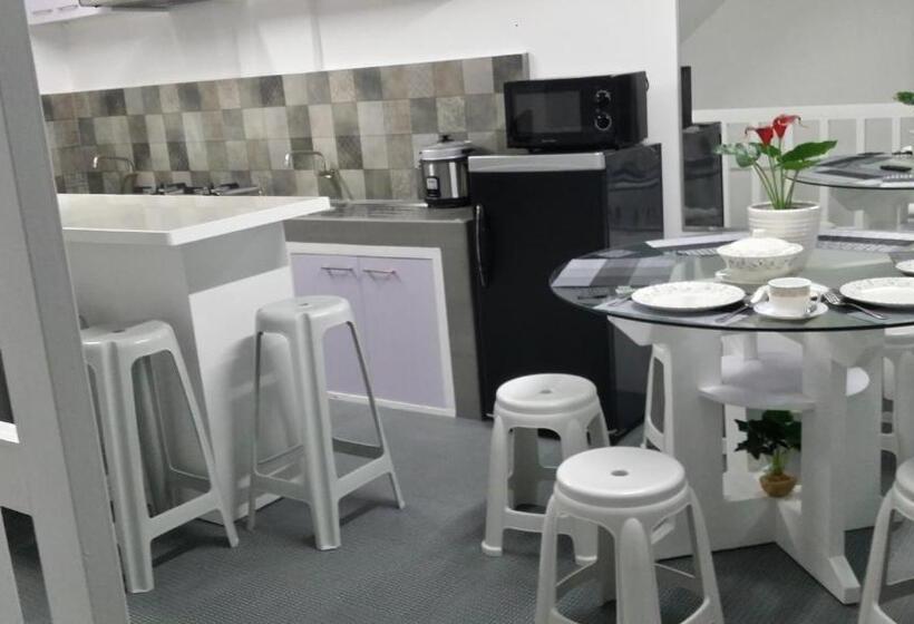 标准间, Ervoruto Hostel Makati
